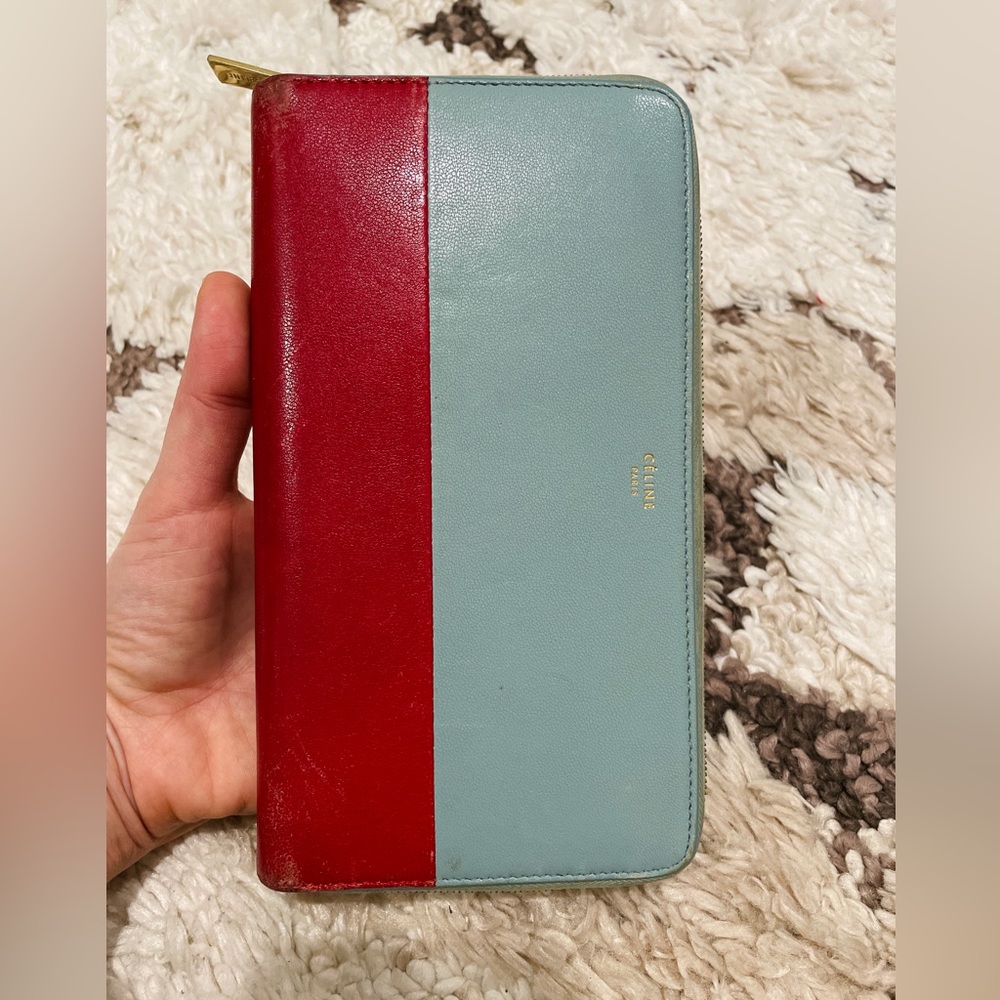 CELINÉ | Color-block Multifunction Zip Wallet - Sky Blue/Red